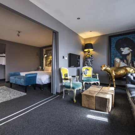 TheExhibitionist_highres_108