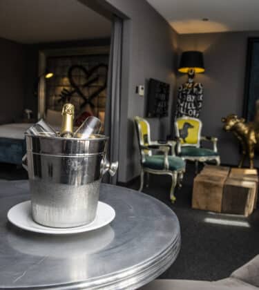 TheExhibitionist_highres_112