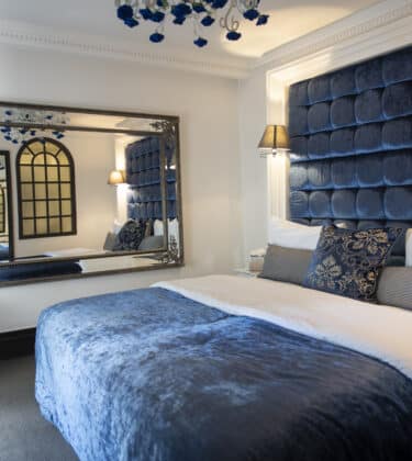 TheExhibitionist_highres_148