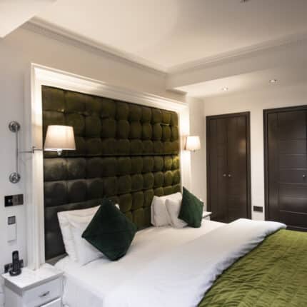 TheExhibitionist_highres_76