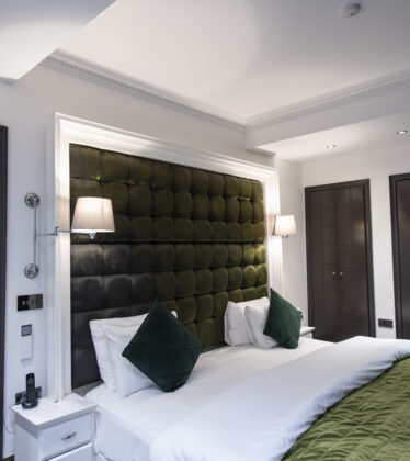 TheExhibitionist_highres_71